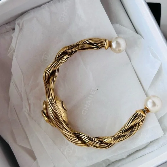 CHANEL Gold Twisted Wire Bracelet with Pearl Accents - Picture 5 of 6